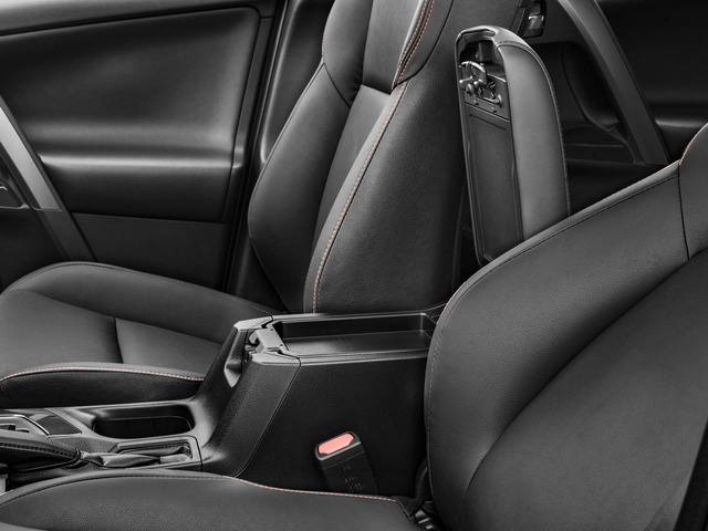 2018 Toyota RAV4 Hybrid SE