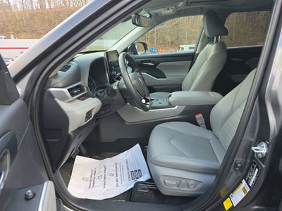 2021 Toyota Highlander Hybrid XLE