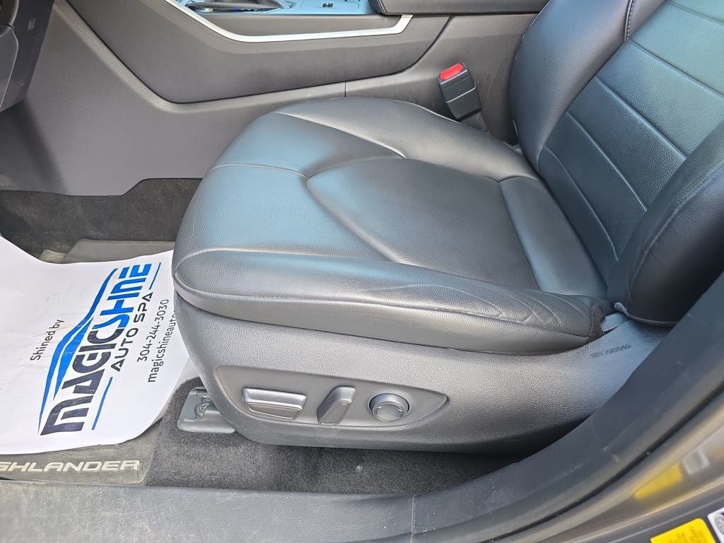 2020 Toyota Highlander Hybrid XLE