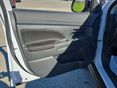 2027 Mitsubishi Outlander Sport ES