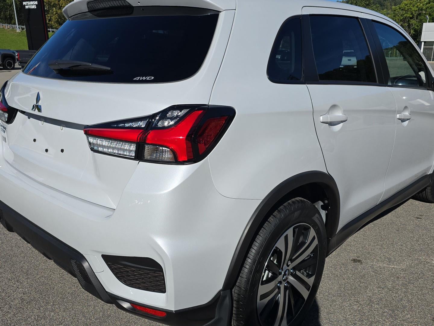2027 Mitsubishi Outlander Sport ES
