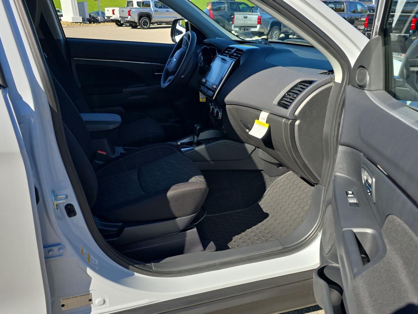2027 Mitsubishi Outlander Sport ES