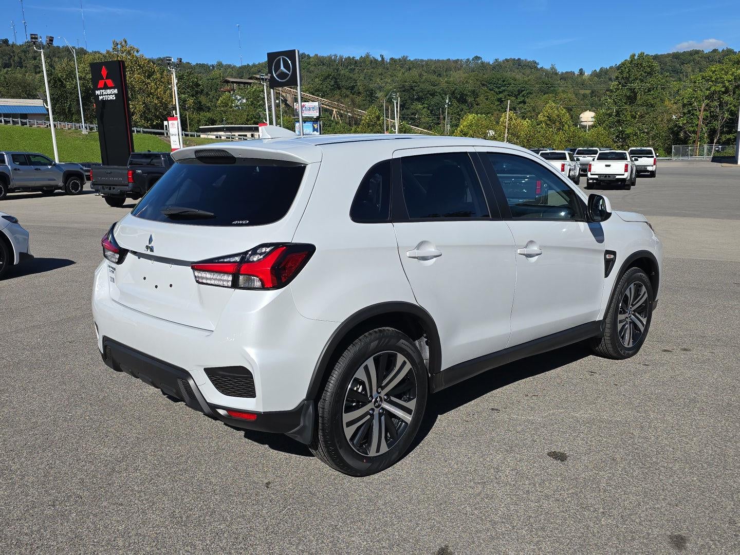 2027 Mitsubishi Outlander Sport ES