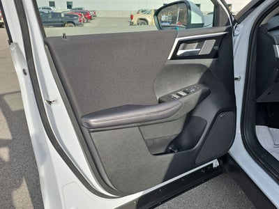 2025 Mitsubishi Outlander ES