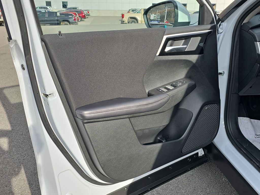 2025 Mitsubishi Outlander ES