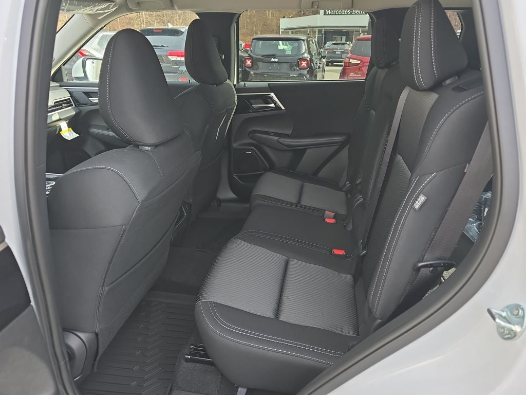 2025 Mitsubishi Outlander ES