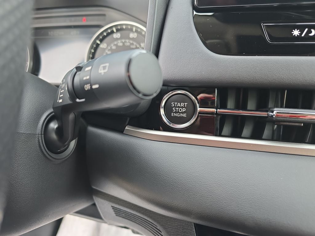 2025 Mitsubishi Outlander ES