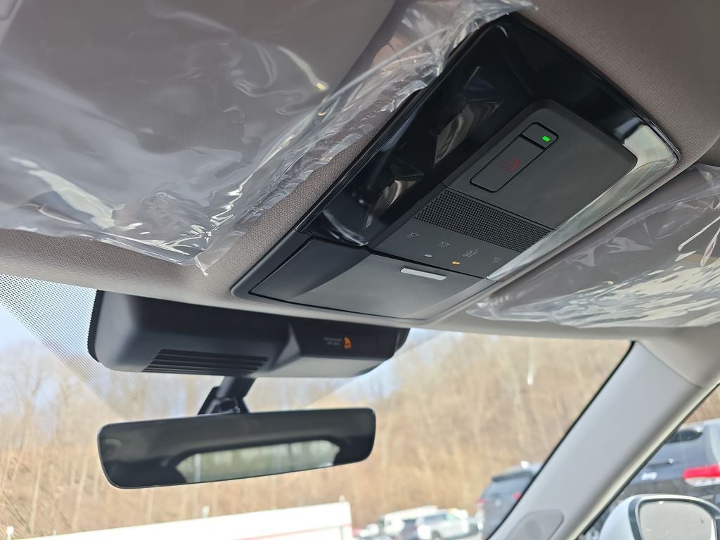 2025 Mitsubishi Outlander ES