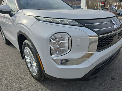 2025 Mitsubishi Outlander ES