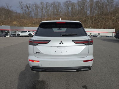 2025 Mitsubishi Outlander ES