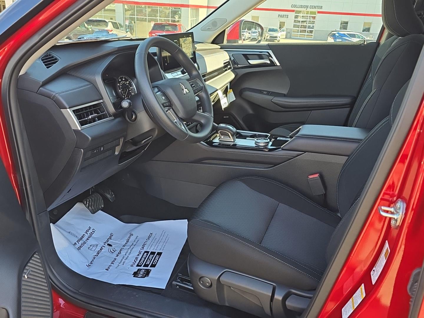 2026 Mitsubishi Outlander ES