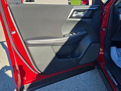 2026 Mitsubishi Outlander ES