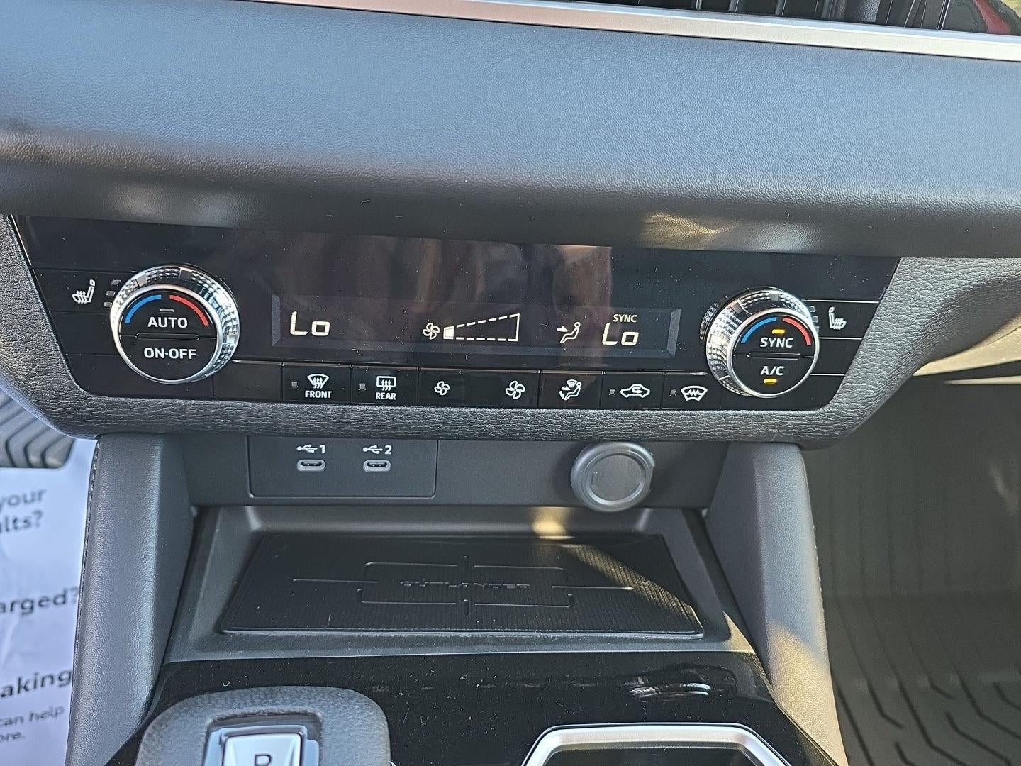 2026 Mitsubishi Outlander ES