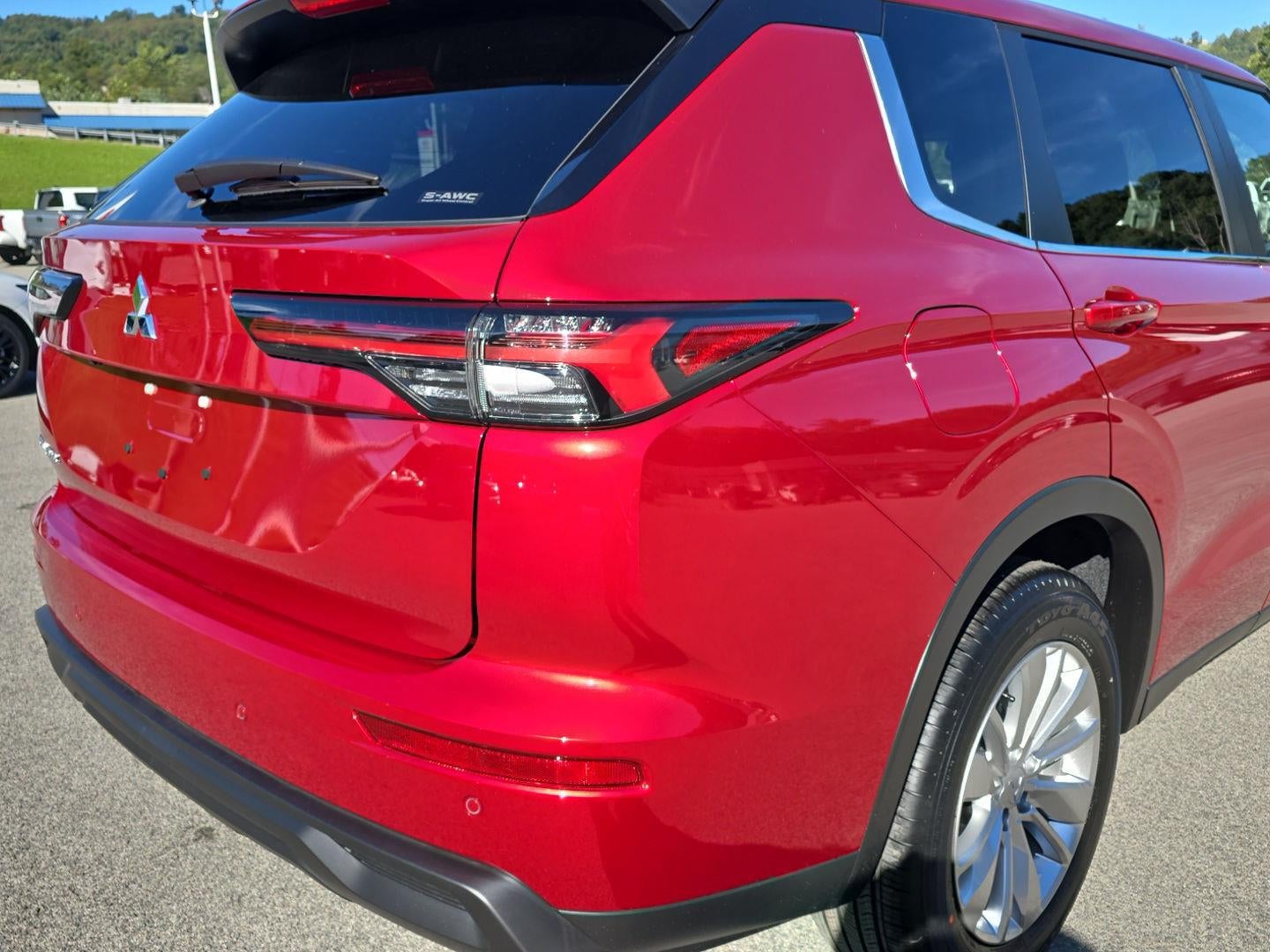 2026 Mitsubishi Outlander ES