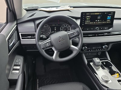 2026 Mitsubishi Outlander ES