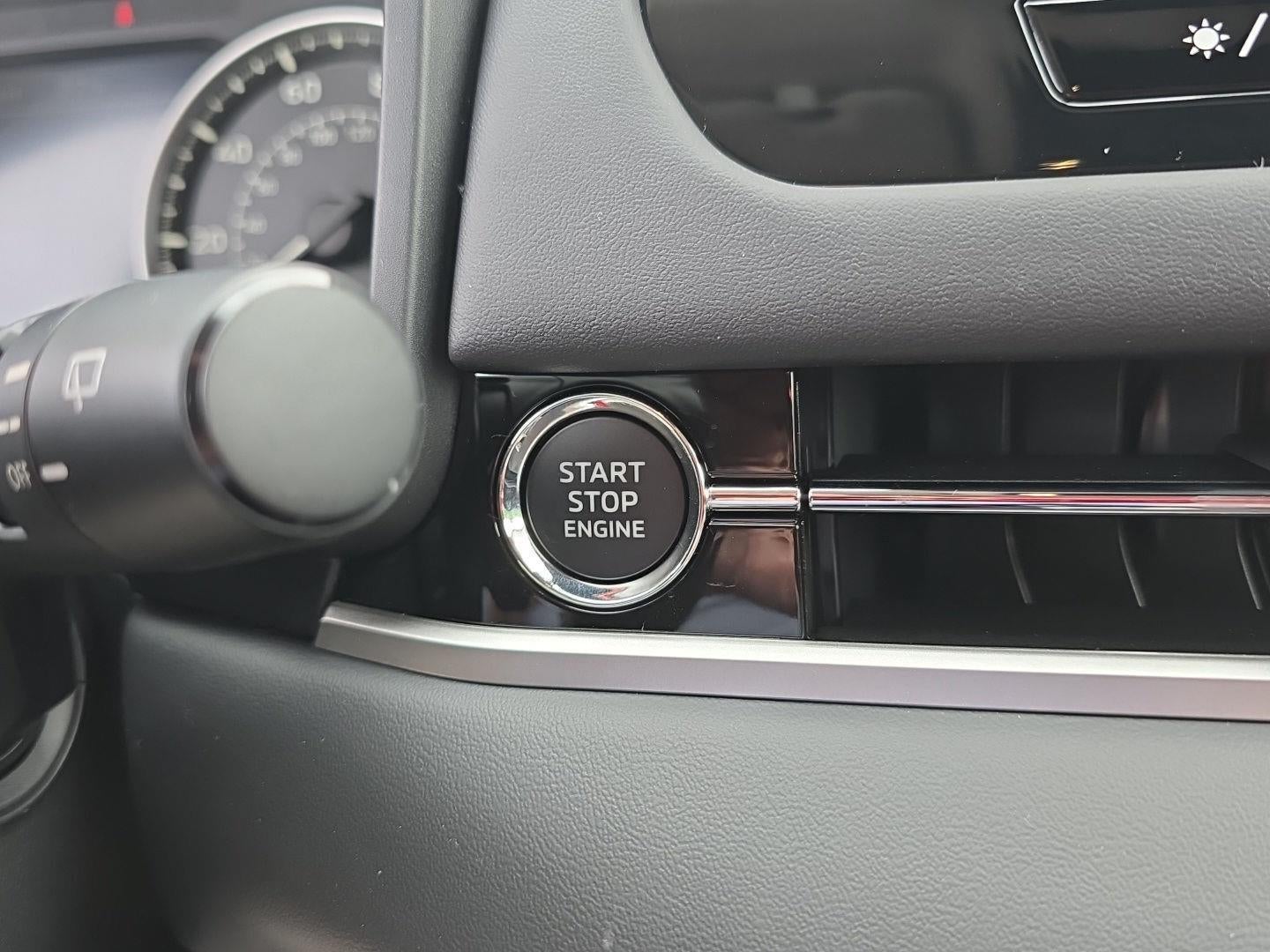 2026 Mitsubishi Outlander ES