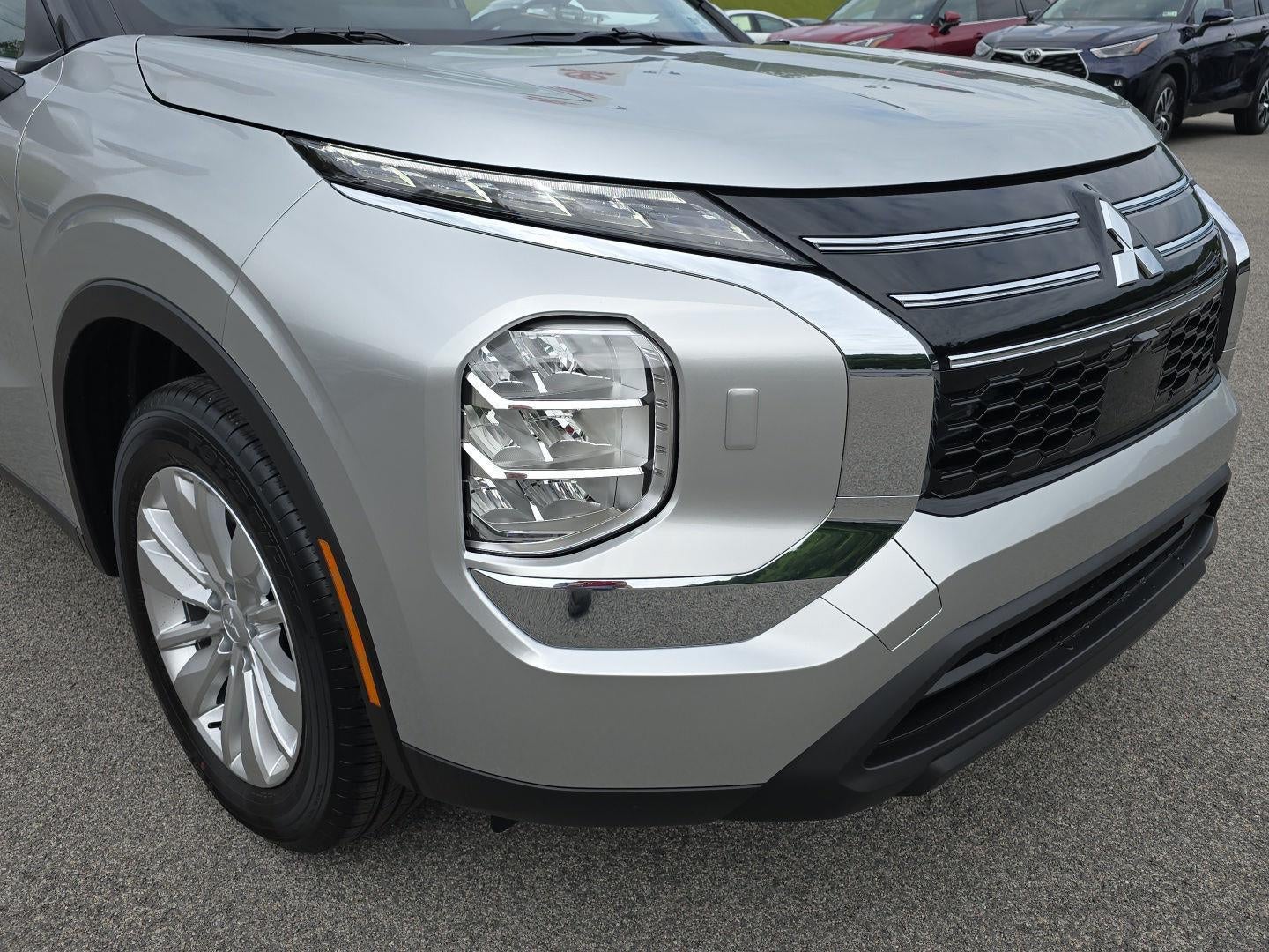 2026 Mitsubishi Outlander ES