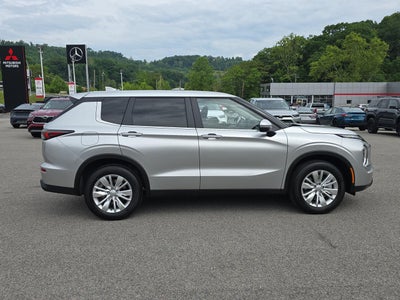 2026 Mitsubishi Outlander ES