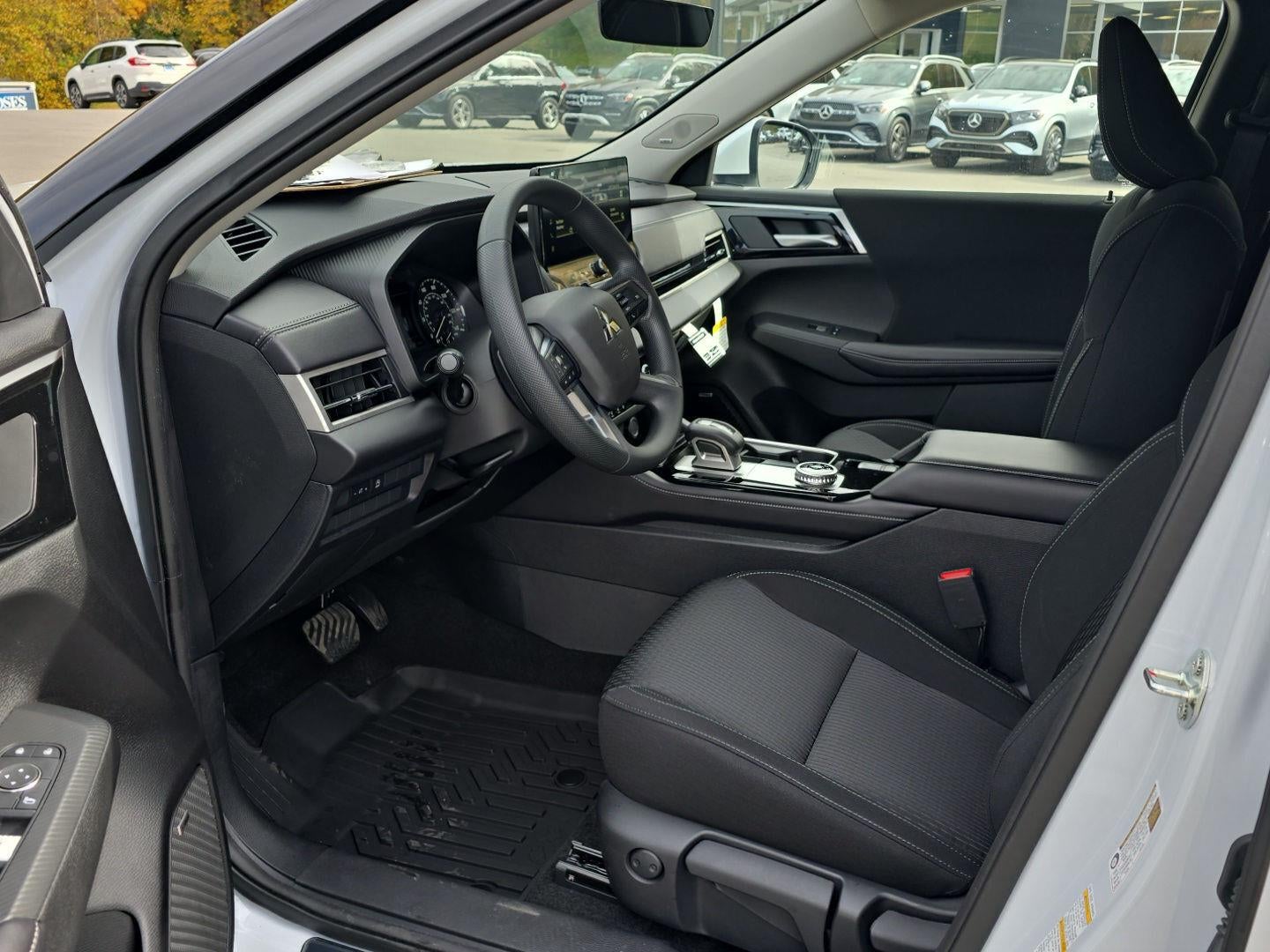 2027 Mitsubishi OUTLANDER ES S-AWC