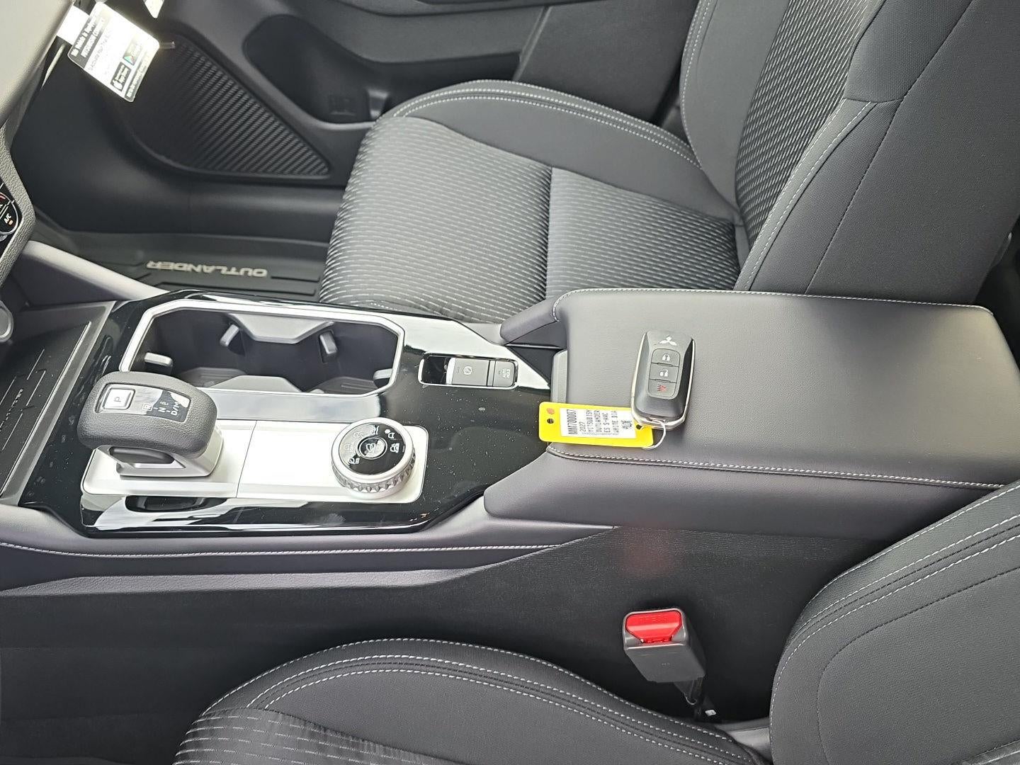 2027 Mitsubishi OUTLANDER ES S-AWC