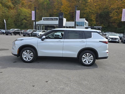 2027 Mitsubishi OUTLANDER ES S-AWC