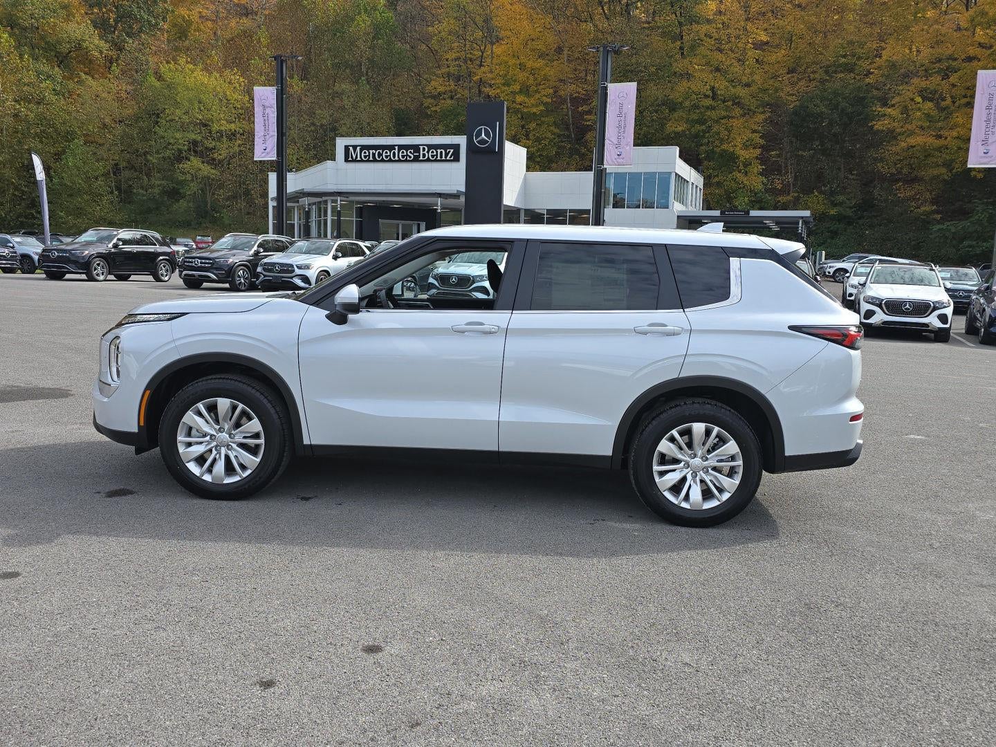 2027 Mitsubishi OUTLANDER ES S-AWC