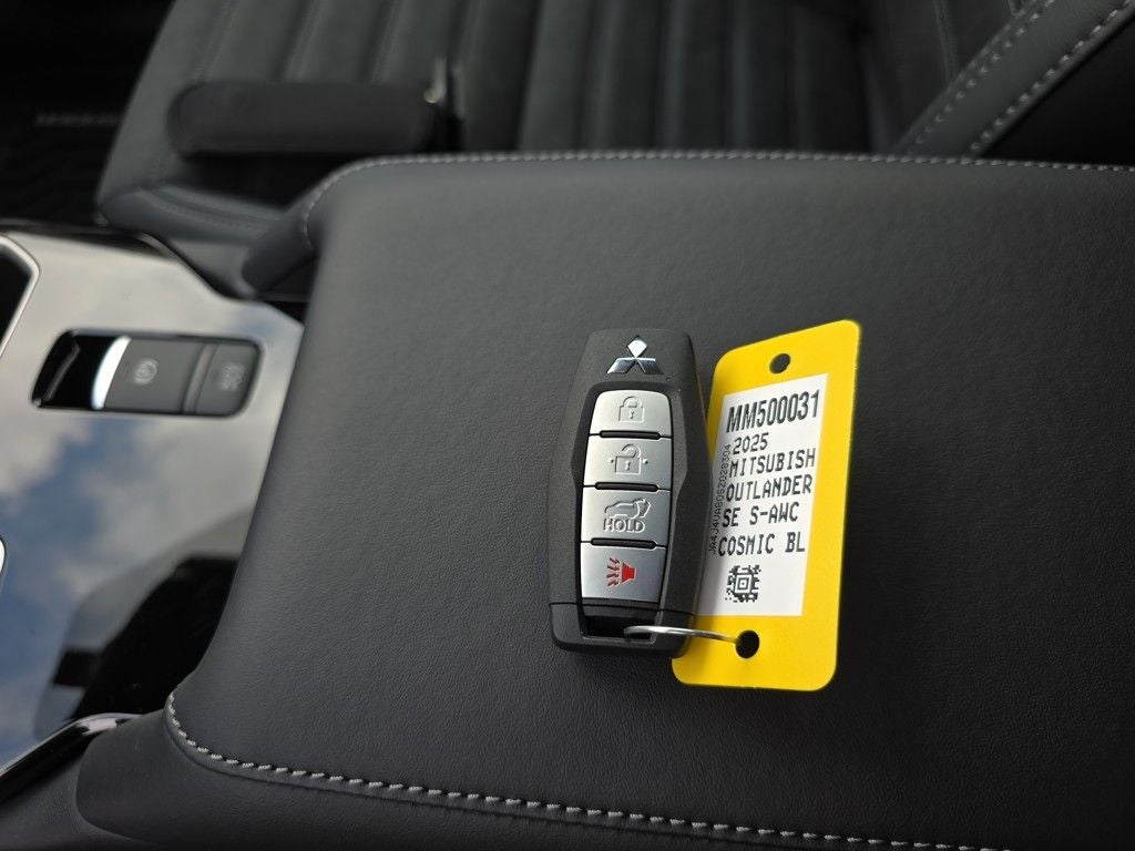 2025 Mitsubishi Outlander SE