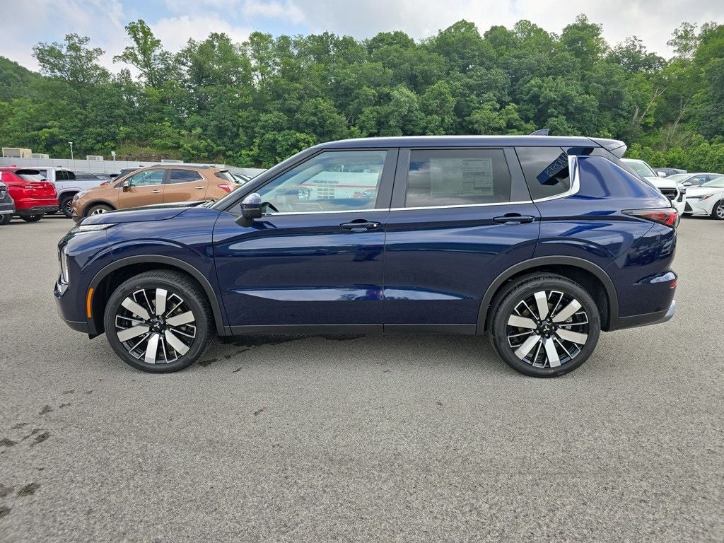 2025 Mitsubishi Outlander SE