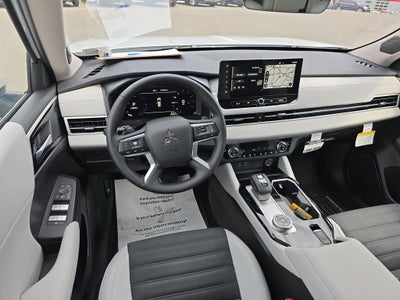 2025 Mitsubishi Outlander SE