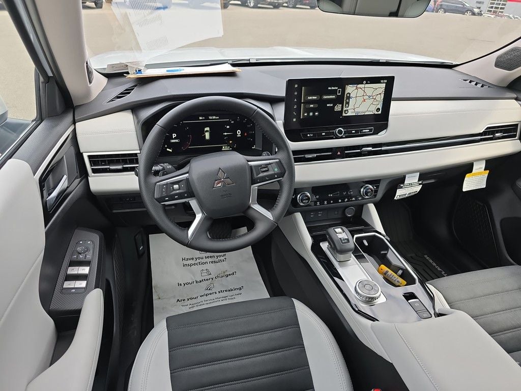 2025 Mitsubishi Outlander SE