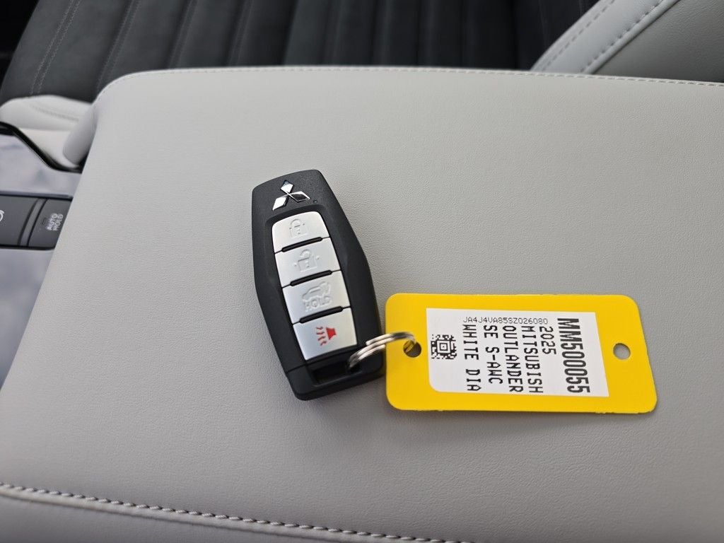 2025 Mitsubishi Outlander SE