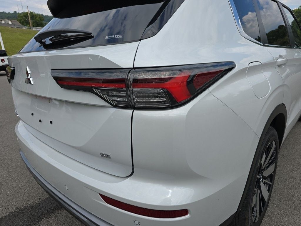 2025 Mitsubishi Outlander SE