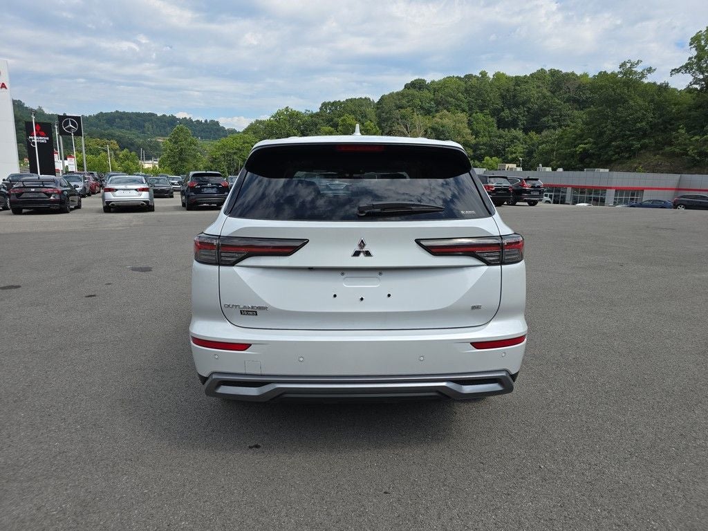 2025 Mitsubishi Outlander SE