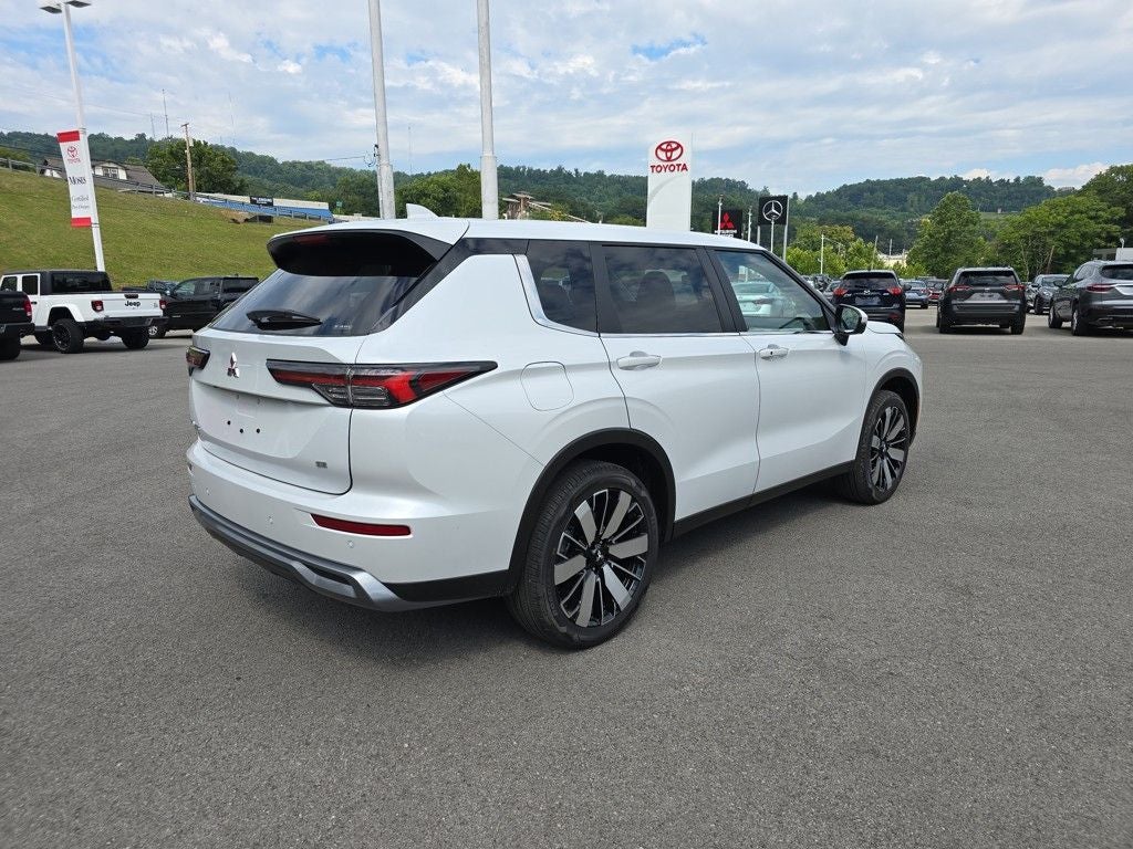 2025 Mitsubishi Outlander SE