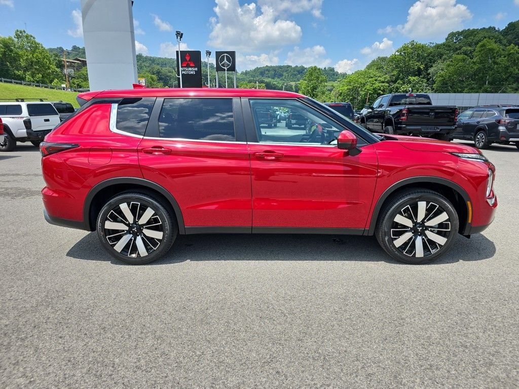 2025 Mitsubishi Outlander SE