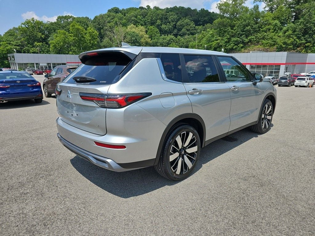 2025 Mitsubishi Outlander SE