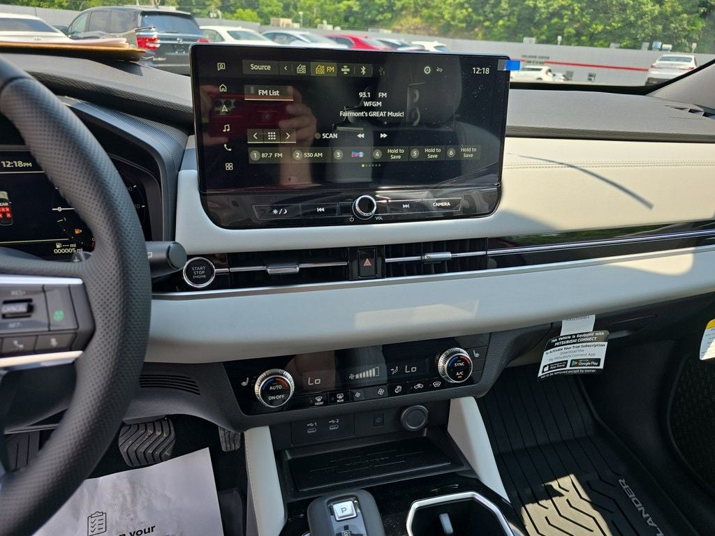 2025 Mitsubishi Outlander SE