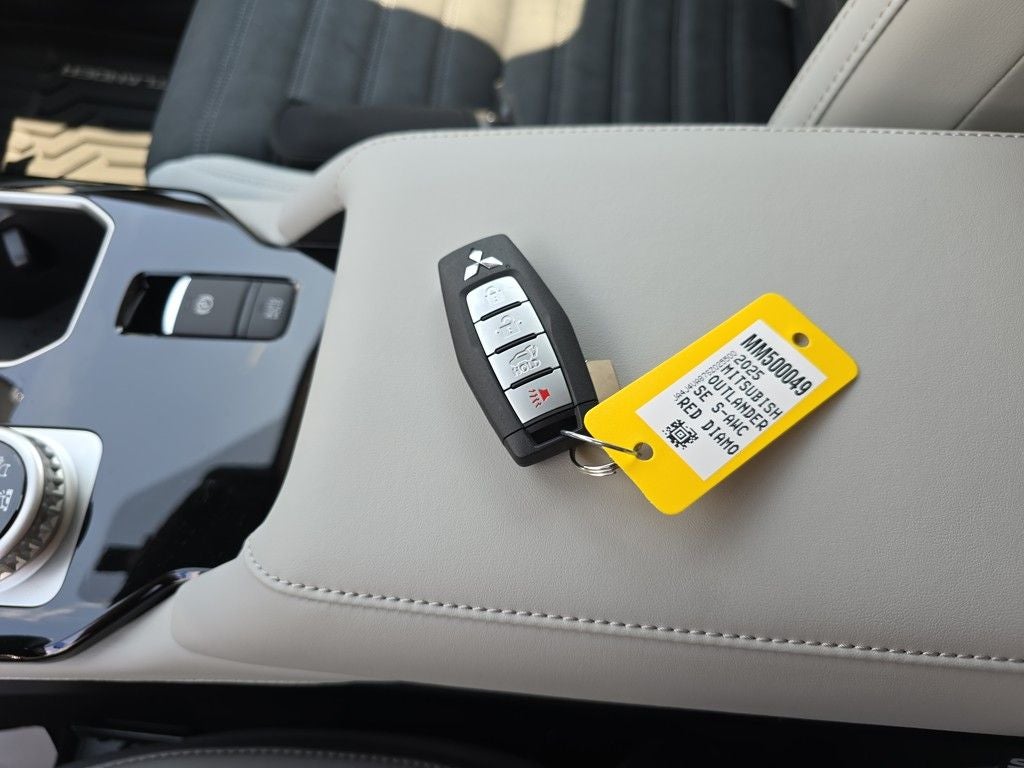 2025 Mitsubishi Outlander SE