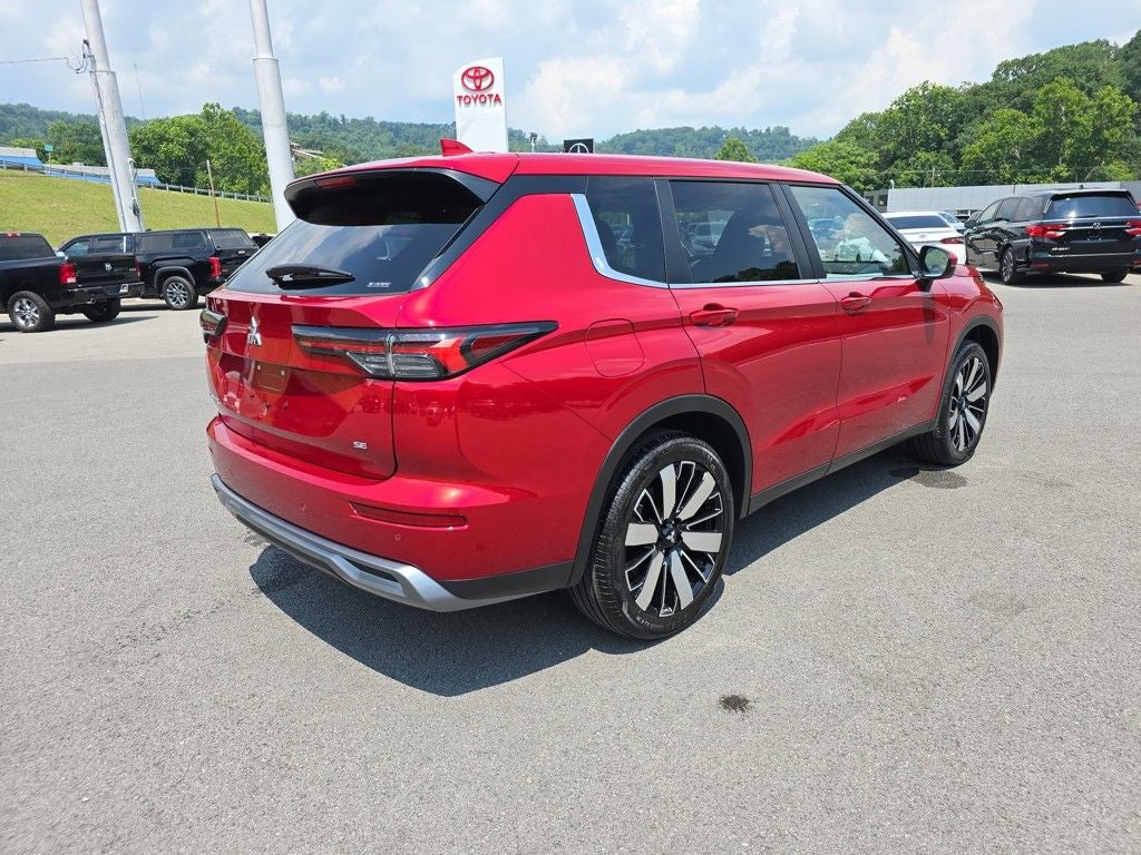 2025 Mitsubishi Outlander SE