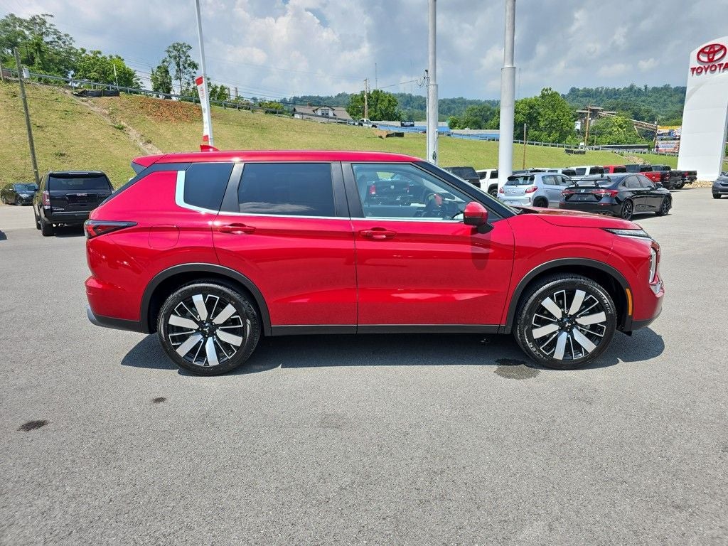2025 Mitsubishi Outlander SE