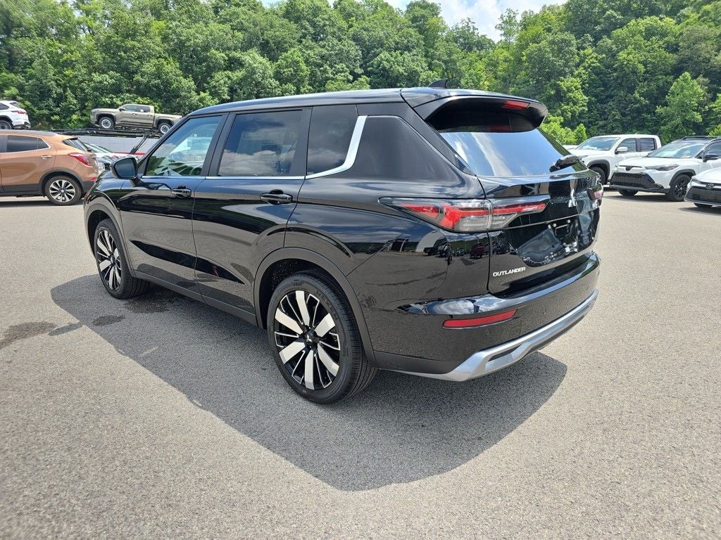 2025 Mitsubishi Outlander SE