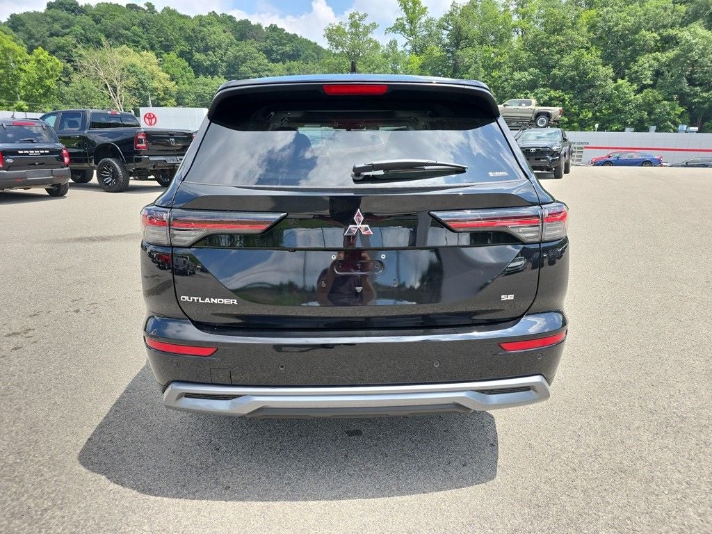 2025 Mitsubishi Outlander SE