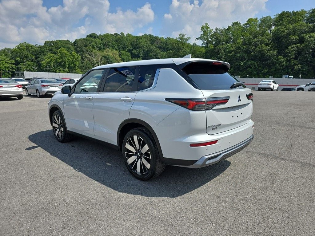 2025 Mitsubishi Outlander SE
