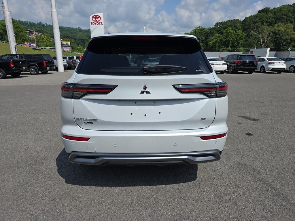 2025 Mitsubishi Outlander SE
