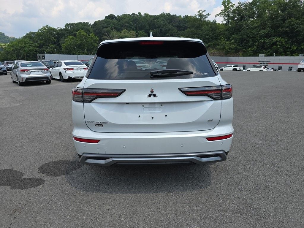 2025 Mitsubishi Outlander SE