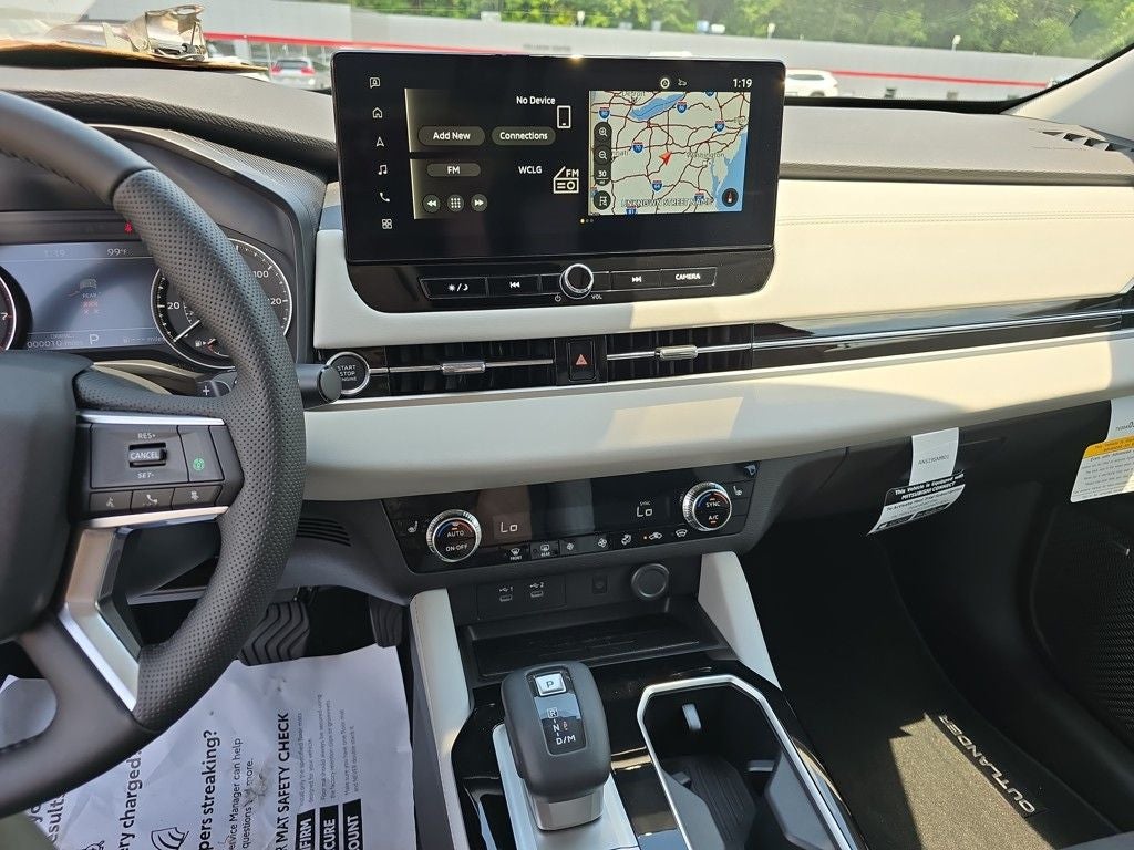 2025 Mitsubishi Outlander SE