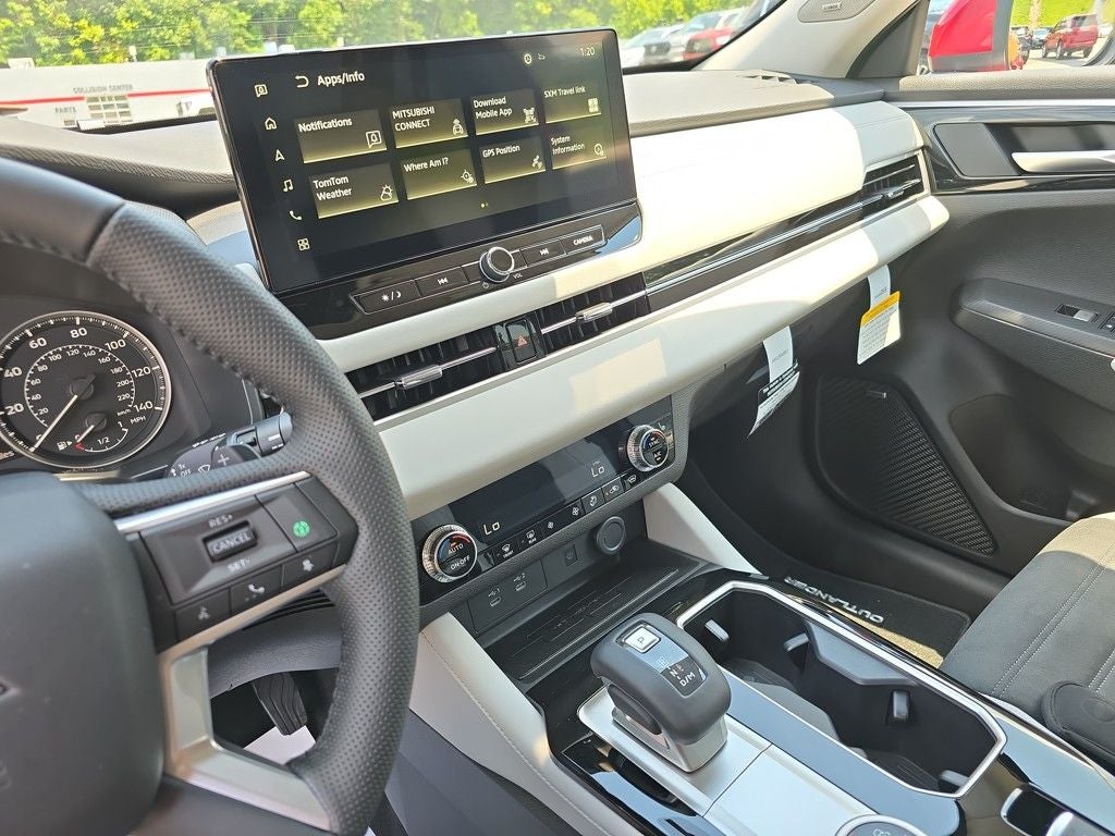 2025 Mitsubishi Outlander SE