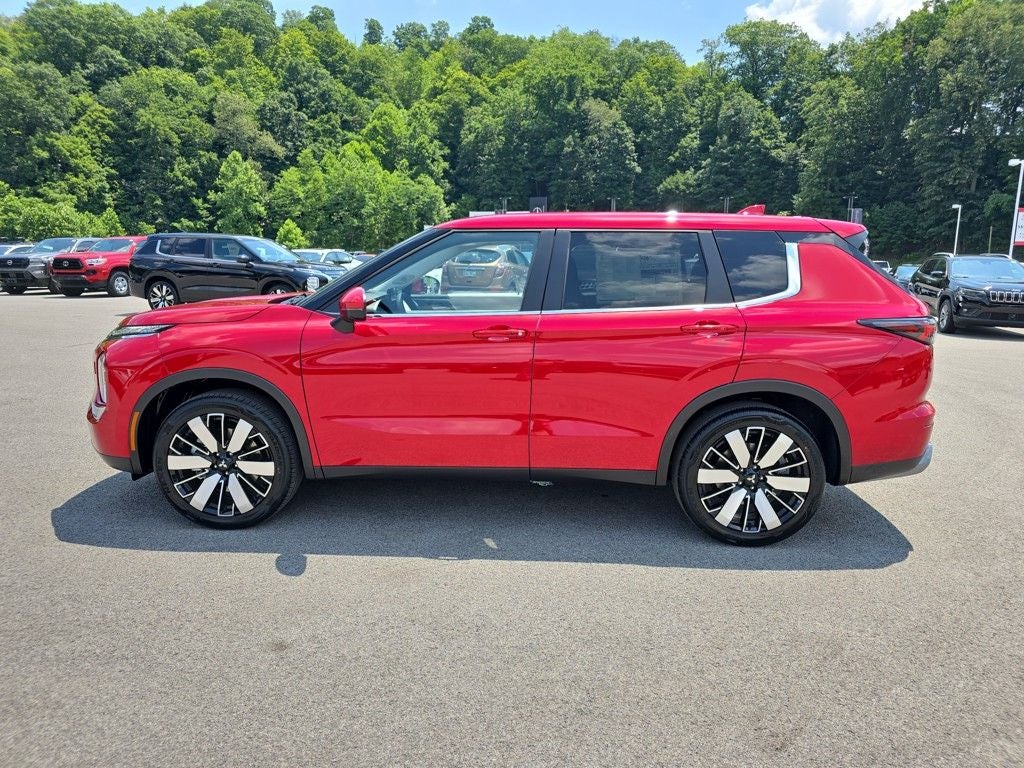 2025 Mitsubishi Outlander SE