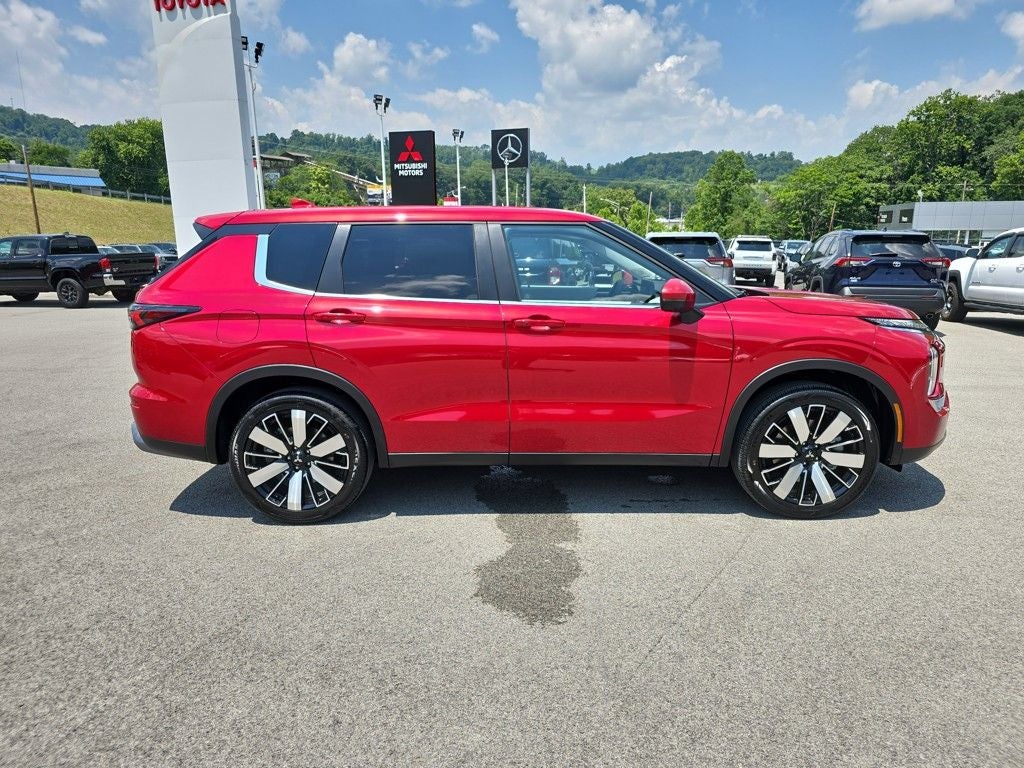 2025 Mitsubishi Outlander SE