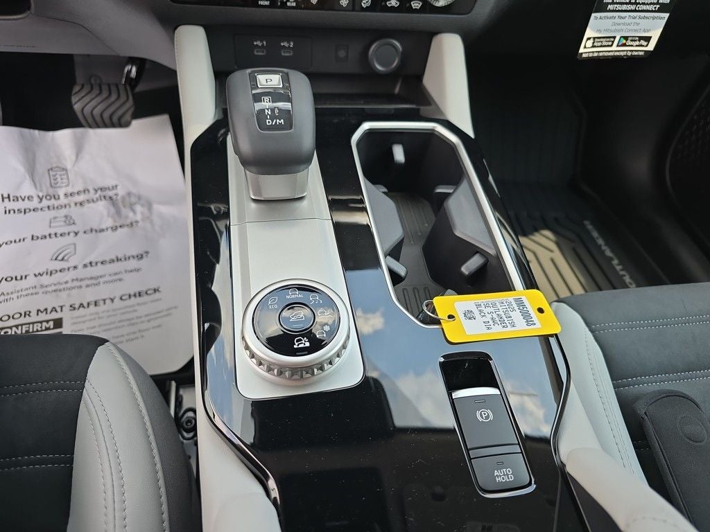 2025 Mitsubishi Outlander SE